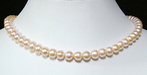 真珠層100％●5-6mm●天然淡水真珠のチョーカーネックレス 長36cm●ほんのりピンク♪