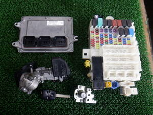  Freed (GB3) engine computer -& in car fuse box & steering gear lock unit & immobilizer attaching key set 