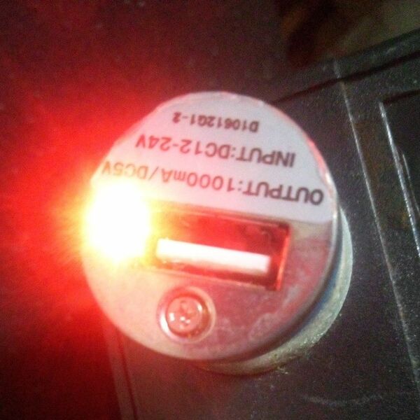 【ジャンク大市】USBシガーソケットライター　車のシガーソケットからUSBの電源を取れる　12Vで動作確認済み　現状渡し、無保証。