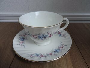 ★☆【送料無料】ROYAL DOULTON ロイヤルドルトン　英国製　茶器　コーヒーカップ　カップ＆ソーサー　☆★