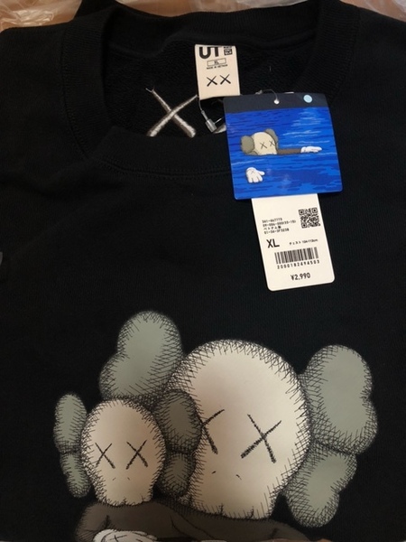 新品未使用品 Uniqlo x KAWS Sweatshirt BLACK 黒 カウズ スウェットシャツ トレーナー