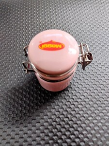 ●maggi キャニスター　ピンク 小型 密閉 保存容器