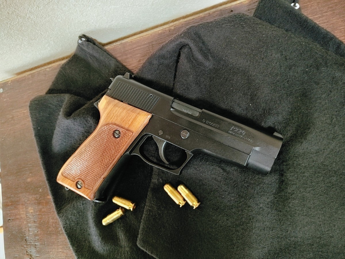 ◯ MGC 樹脂製 モデルガン 未発火 木製グリップ p220 177-