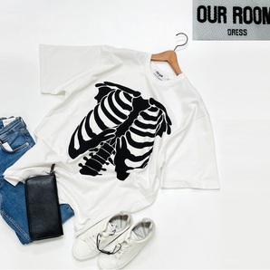 未使用品 OUR ROOM ホワイト 半袖Tシャツ メンズ レディース 韓国トレンド フロント バック Boneプリント 骨 髑髏 スカル ストリート 白色