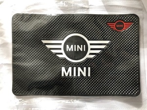 MINI　ウイングマークロゴ　滑り止めマット　送料サービス　R50　R52　R53　R55　R56　R60　F56　JCW　F57　F60　クロスオーバー