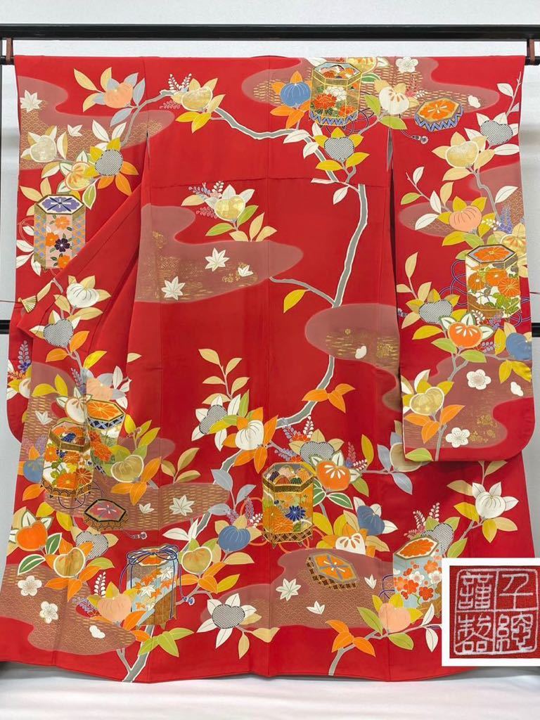 Kimono manches longues peint à la main, réalisé par Takashimaya, broderie de pièces d'or, traitement peint en or, motif de coquillages, Tachibana, pure soie, ton nacré traité, couleur plus garance K022, mode, kimono femme, kimono, Furisode