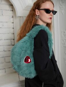 新品未使用　完売品　定価¥19,800 pameo pose META HEART FUR BAG 黒　赤　パメオポーズ　