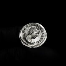 【古代ローマコイン】Herennia Etruscilla（ヘレニア エトルシラ）クリーニング済 シルバーコイン 銀貨 アントニニアヌス(3hPZZLxpW4)_画像3
