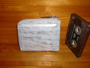 Lakole 財布。銀色、内側はグレー色。娘から出品。送料210円