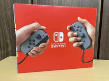 【新品 未使用】Nintendo Switch グレー Gray ニンテンドー スイッチ 本体 任天堂 バッテリー強化モデル　新パッケージ 都内24時間以内発送_画像2