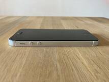 改造品 シルバー筐体+ブラックベゼル Apple iPhone SE 第1世代 128GB SIMフリー NP862J/A バッテリー交換済 1800mAh カメラ等難あり_画像4