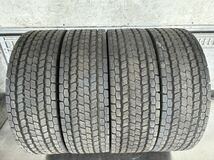 2022年 YOKOHAMA 275/70R22.5 148/145J 904W バリ山スタッドレス4本、13.59mm_画像1