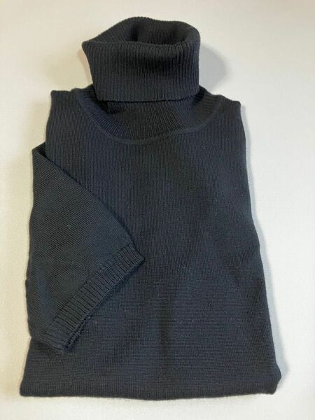 ユニクロ　タートルネックセーター　半袖　黒　レディースMサイズ　ウール100%