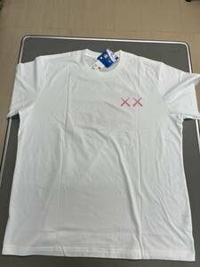 【数量限定】KAWS × ユニクロ 半袖Tシャツ 2XLサイズ 美品 タグ付き 白 ピンク