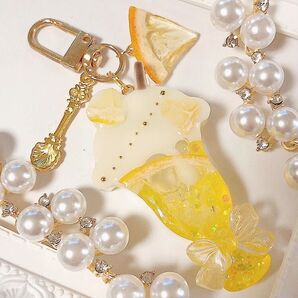 cafeレモネードソーダ◆シェイカーキーホルダー 押しフルーツ レジン クリームソーダ パフェ ゆめかわいい 名入れ チャーム