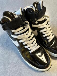 NIKE AIR FORCE 1 ナイキエアーフォース1