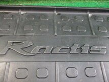 トヨタ ラクティス NCP105 純正オプション ラゲッジトレイ トランクトレイ トレイ ハードタイプ プラスチック製 擦れ・傷有り 中古品_画像3
