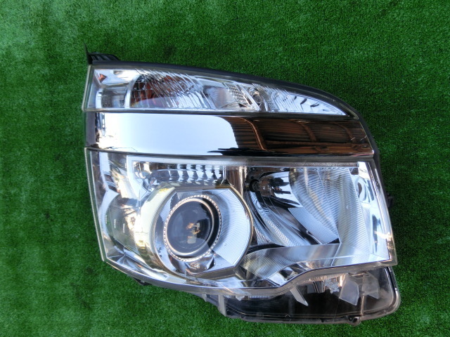 ヤフオク! -「zrr70w ヴォクシー ヘッドライト」(自動車、オートバイ
