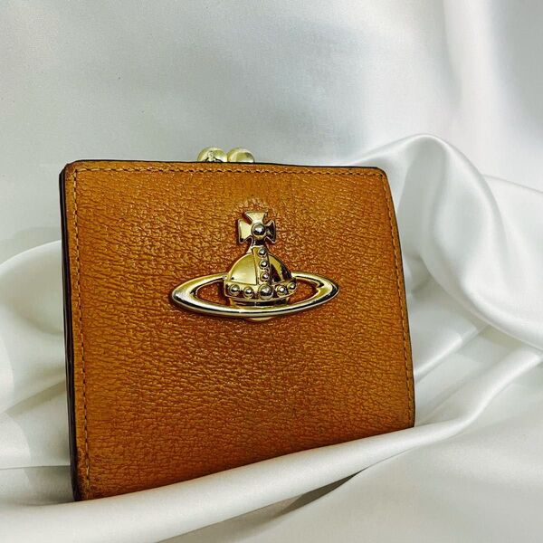 Vivienne Westwood がま口 財布 二つ折り オーブ 小銭入れ ヴィヴィアンウェストウッド