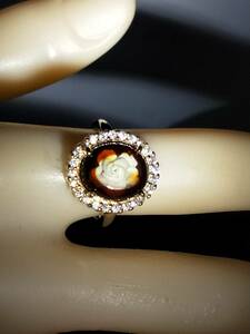 H-7026 amber hand carving rose 11 month. birthstone *. beauty ~ beautiful goods *