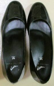 No3658 Wacoalsakses walk enamel pumps black used beautiful goods 22.5EE