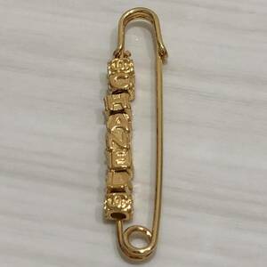 Safety Pin Blough Chanel Logo Holinuine (Tube HJ110 P16)