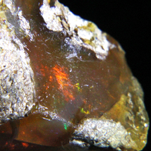 【激安】天然ファイアーオパール母岩付き原石 16.55ct　ビッグサイズ エチオピア【561】_画像6