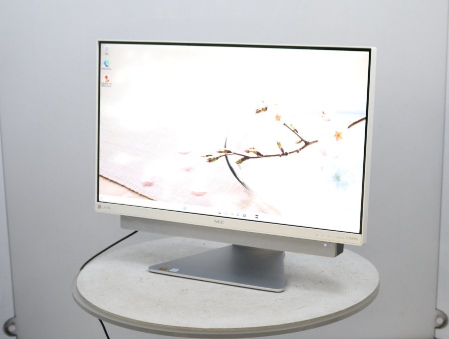 ヤフオク! -「パソコン lavie」(モニタ一体型) (NEC)の落札相場・落札価格