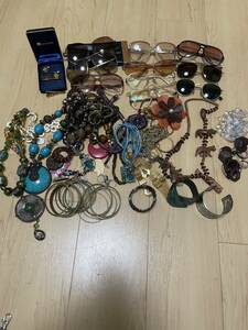  Lanvin sunglasses / Nina Ricci tiepin cuffs / piece .. accessory 20230829