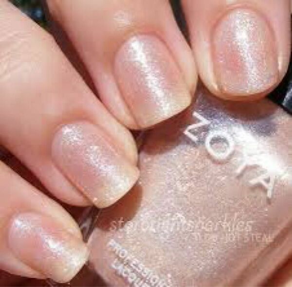 Zoya ネイル　ポリッシュ　乳白ベージュ