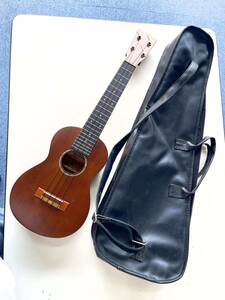 Famous Ukulele ナカニシ　NMC70ソフトケース 付き