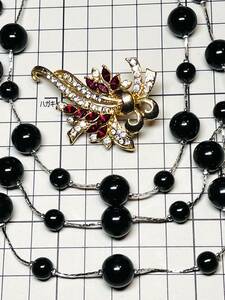 60 Vintage ★ Black Triple Collece &amp; Brory Style Brouch