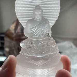 【巳年にぜひ】ムチャリンダとブッタ(コブラ と 仏陀) 水晶 彫り物 約106g ヘビ 0901
