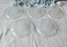 昭和レトロ HOYA ART ENGRAVING SERIES CRYSTAL TABLEWARE 果物柄 裏レリーフ 浮彫り 浮き彫り フルーツ サラダ 盛皿 取皿 中皿 17.5cm 5客_画像3