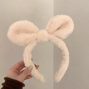 新品未使用　うさぎみみカチューシャ　うさぎカチューシャ　動物カチューシャ　ヘアアクセサリー　コスプレ　