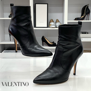 5469 Valentino lock studs leather short boots black 