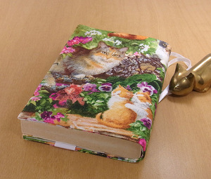 30 B hand made library book@② book cover reading house book@ liking flower fully lovely adult cat . cat cat .. cat cat cat present present 