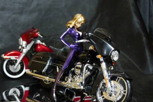 ルパン三世;峰不二子 パープル＆ルビーレッド ハーレーダビッドソン2015黒・1/12 箱無ｄ　ノーマル バイク有　リペイント改造 