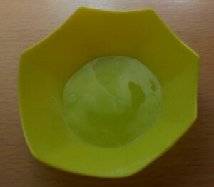 小皿 プラスチック製 黄緑色 中古 1点