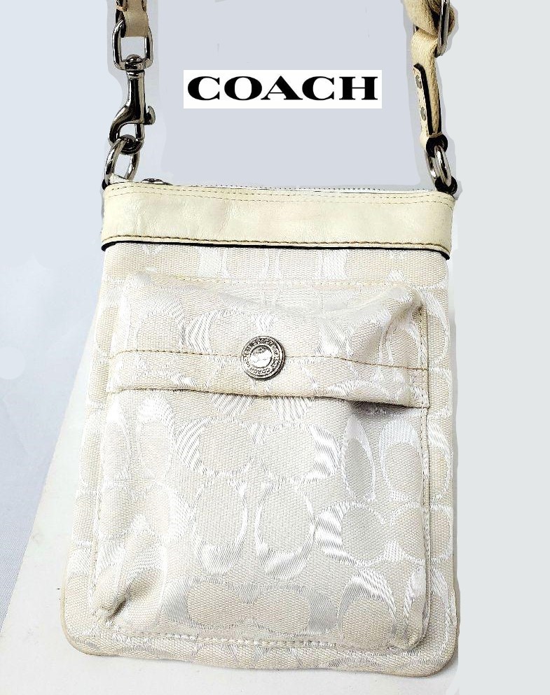 J43 COACH コーチ ショルダーバッグ シグネチャー 斜め掛け ホワイト