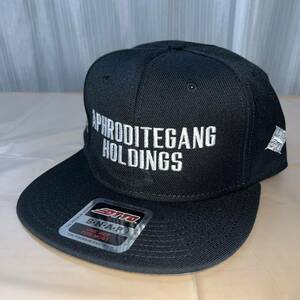 舐達麻 COLORS 2023限定 APHRODITE GANG HOLDINGS LOGO CAP スナップバック キャップ 黒 帽子 BUDSPOOL なめだるま ヒップホップ