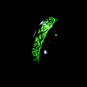 新品★送料無料 夜光 蓄光 リング 指輪 ドラゴン龍 メンズ ステンレス アクセサリー ぼんやり光る ブラック 20号 レディース メンズ