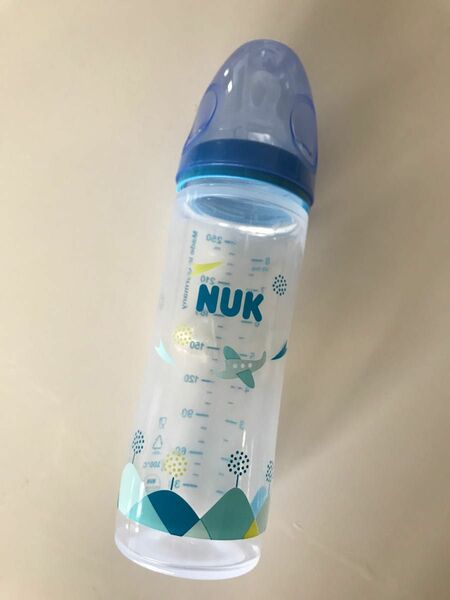 NUK 哺乳瓶（0か月〜、250ml）