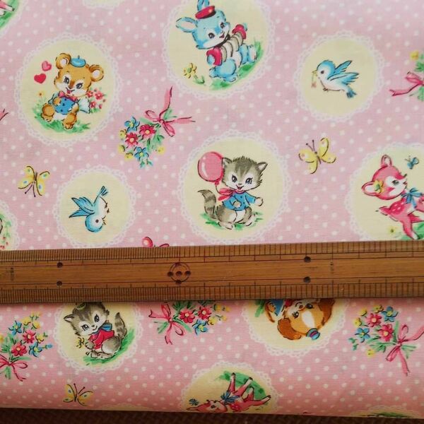 Dear Little World 【 QUILT GATE キルトゲート】　（Kawaii Friends）生地100cm