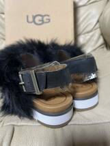 UGG リアルファーサンダル 一度極短時間使用しました size5ですがベルト調節で23センチ前後の方に丁度いいと思います。_画像3