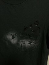 モノグラムスプレー加工モノグラムラバー最高傑作一瞬でルイヴィトンと分かるブラックモノグラムポケット半袖Tシャツ モノグラムシャツ_画像7