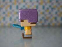 【Minecraft Mini-Figures Steve in Mismatched Armor マインクラフト ミニフィギュア スティーブ】_画像2