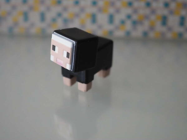 【Minecraft Mini-Figures Black Sheep マインクラフト ミニフィギュア ヒツジ 黒い羊】