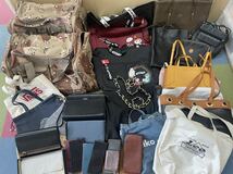 バッグ　おまとめ　カジュアルブランド　MOSCHINO トートバッグ　クラッチバッグ　お財布◆4304A_画像1