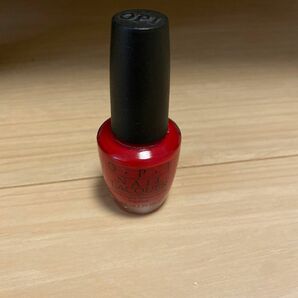 OPI ネイル　赤 